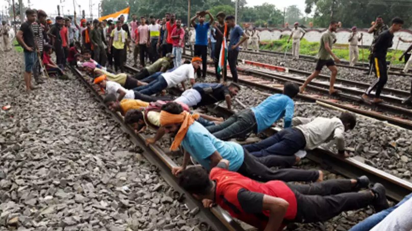 Agnipath scheme protests: 316 trains affected, 234 cancelled; 7 trains affected by arson